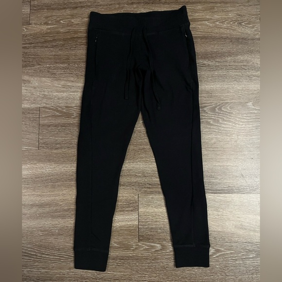 VS PINK Yoga Jogger in Black Size Medium - Picture 3 of 7